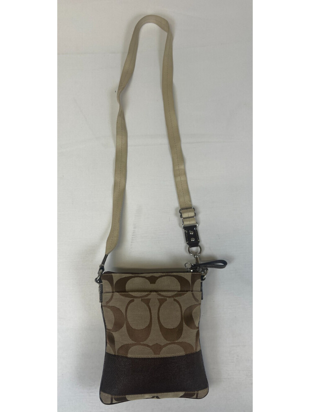 Coach Signature Canvas Crossbody Bag Khaki Brown Swingpack Purse